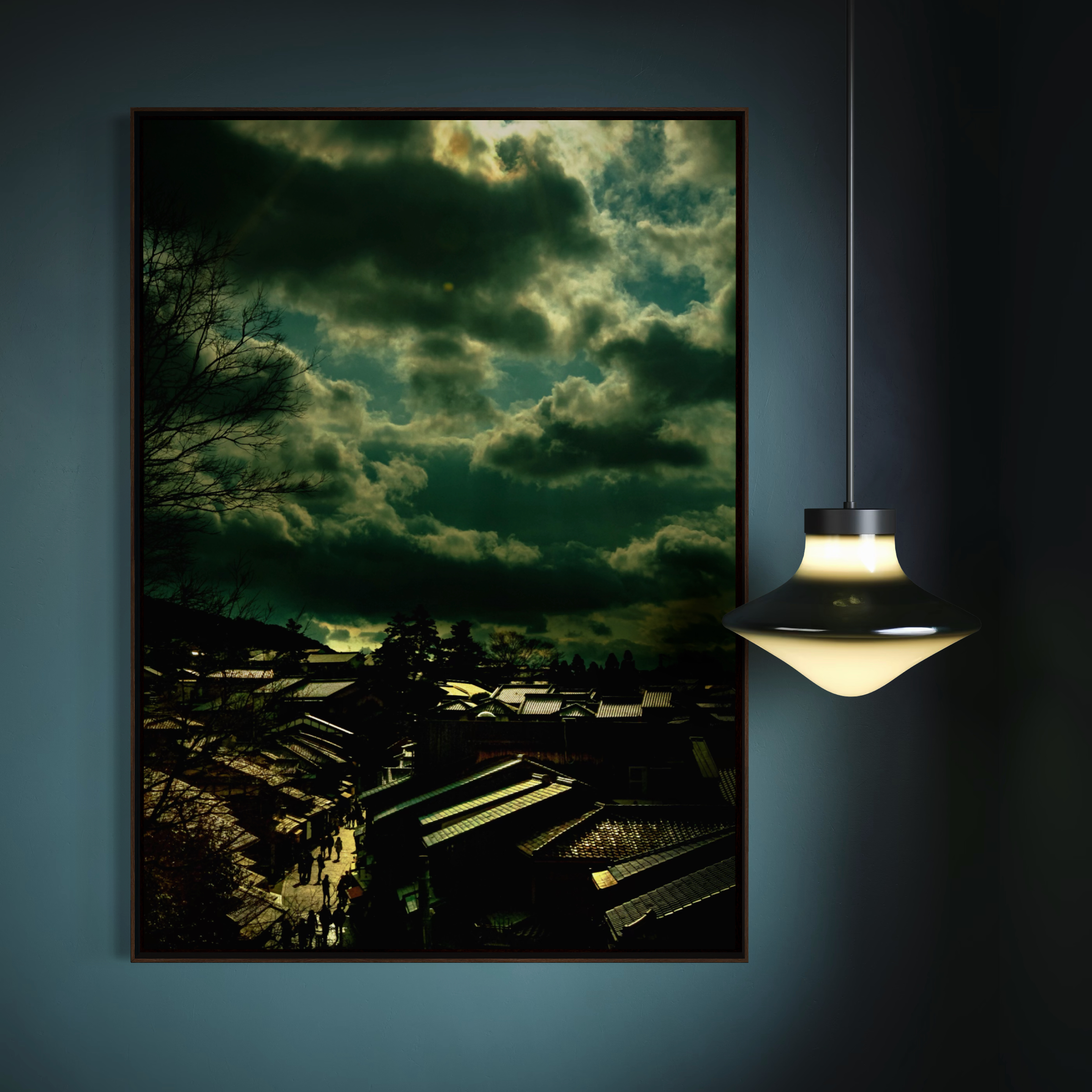 日正當中，風帶雲來<br />我把自己帶來<br />At Noon, the Wind Brings Clouds; <br />I Bring Myself<br />